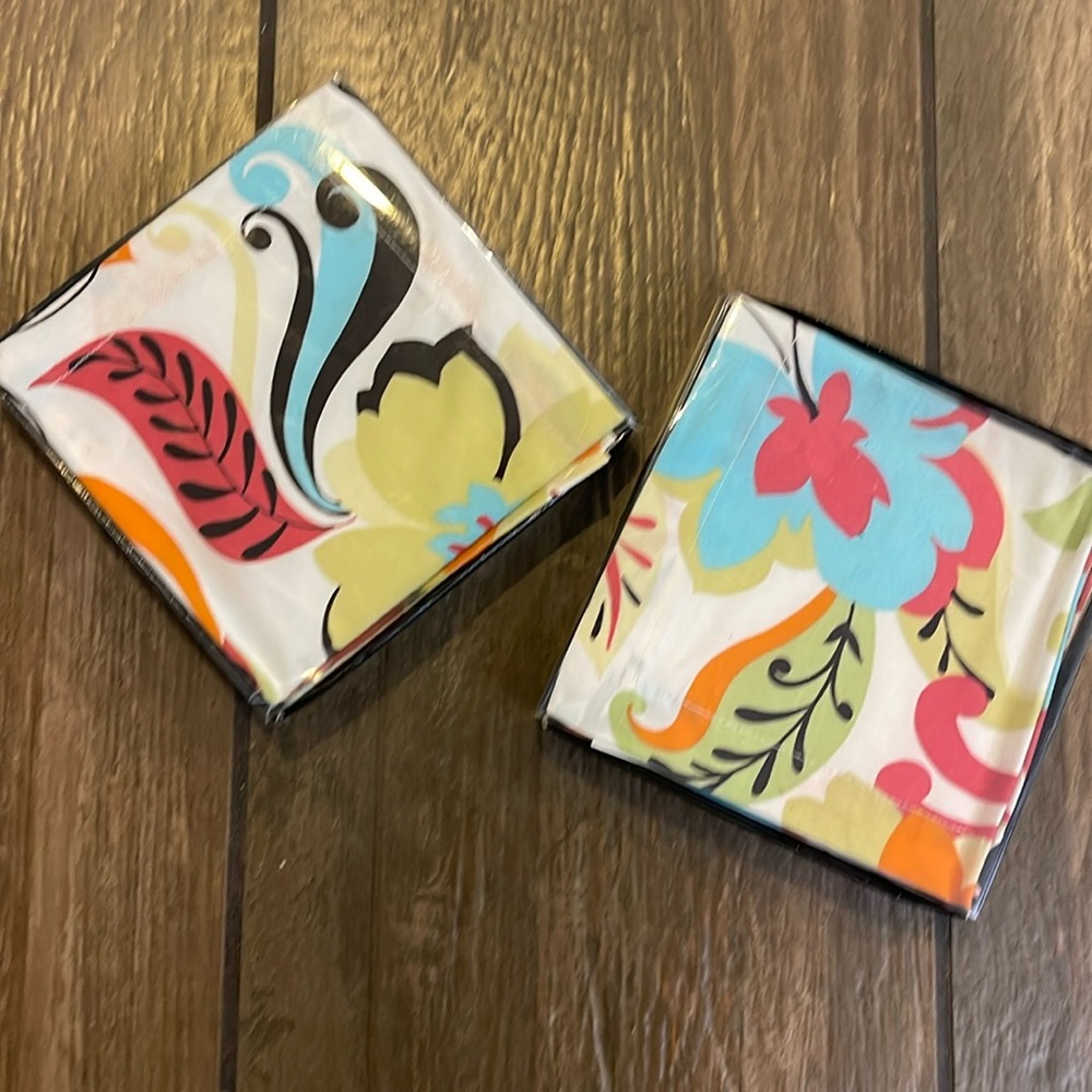 NWT Crate & Barrel Estelle cocktail napkins set of 12